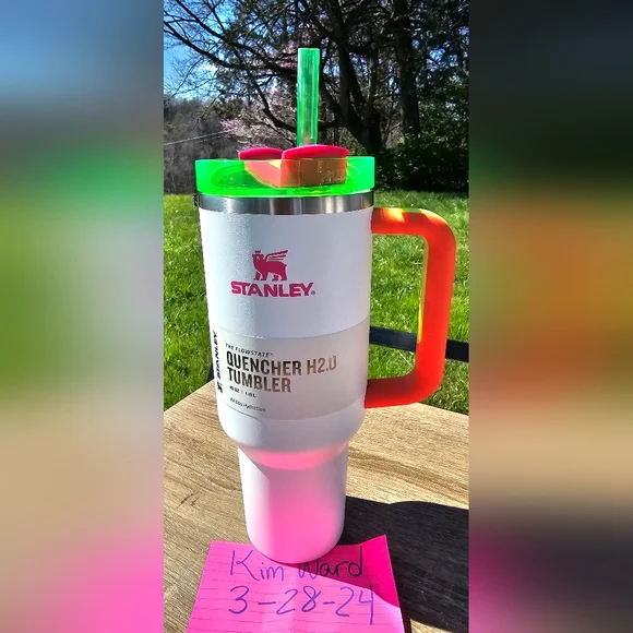 Stanley White Neon 40oz DSG EXCLUSIVE - Picture 1 of 7